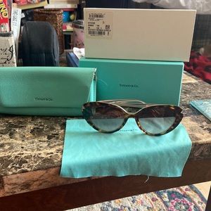 Adorable Tiffany & Co. sunglasses. Pre-loved!